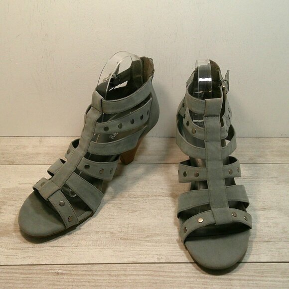 Lane Bryant Slate Gray Gladiator Sandals with rivet detail Kitten Heel Size 10 W - Picture 1 of 10